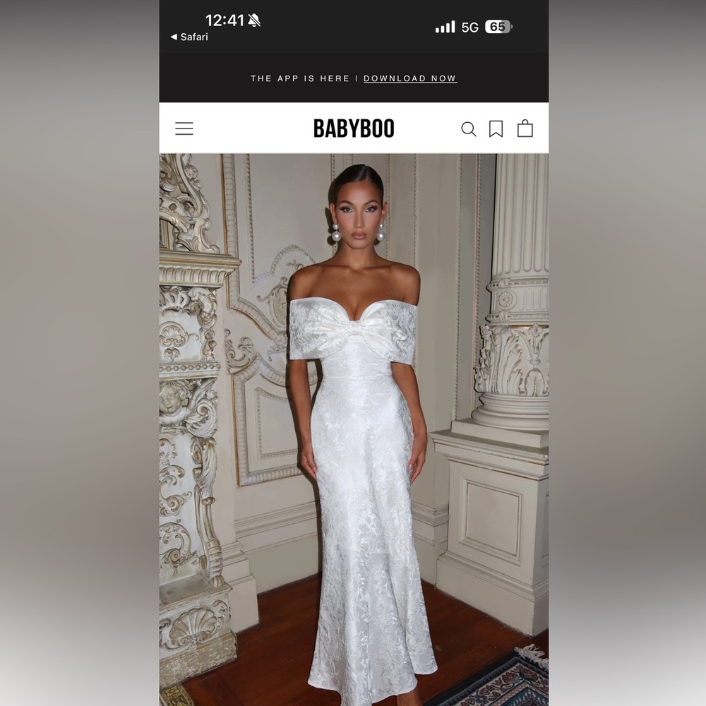BABYBOO White Off-Shoulder Lace Wedding Dress
